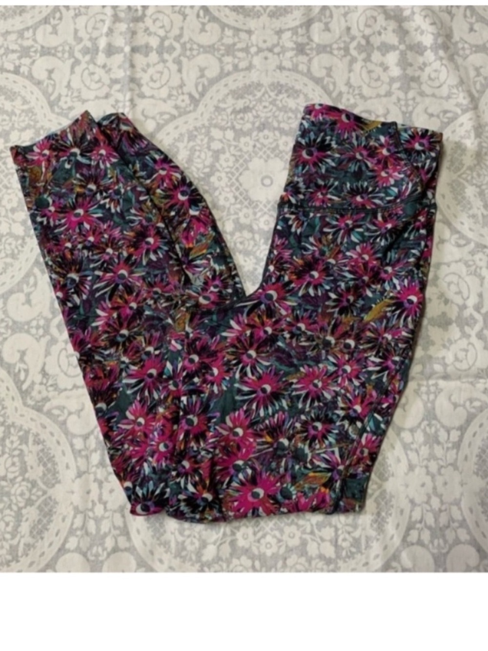 Lululemon Athletica Floral
Leggings 4